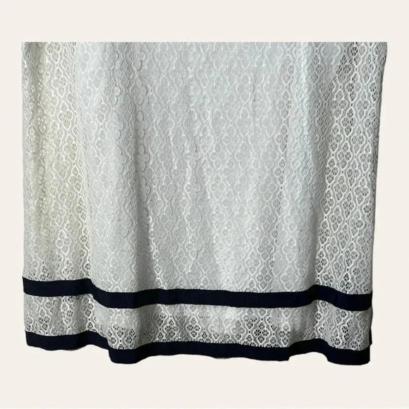 0414W. CHARTERS CLUB SHORT SLEEVE TOP SHEER BUT LINED SIZE MEDIUM - Picture 9 of 9